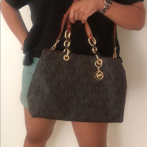 Michael Kors Handbags - Michael Kors Hand bag with removable strap